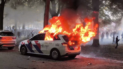 bij-de-rellen-die-zaterdagmiddag-uitbraken-na-een-demonstratie-van-rechts-nederland-in-den-haag-zijn.webp