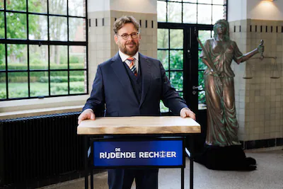 de-rijdende-rechter-reality-nederland-2024-caption-john-reid.webp