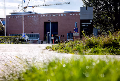 den-haag-de-penitentiaire-inrichting-haaglanden-waar-de-voormalig-bevelhebber-van-het-bosnisch-servi.avif