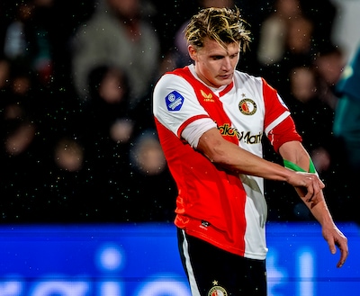 feyenoord-pec-zwolle-seizoen-2025-2026-sem-steijn-valt-uit-met-een-hamstringblessure-foto-pim-ras.jpeg
