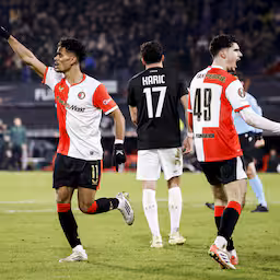 feyenoord-spits-van-persie-geeft-achter-standbeen-knappe-assist-op-borges.jpg