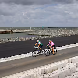 fietsen-over-de-volledige-afsluitdijk-vanaf-volgend-jaar-weer-mogelijk.jpg