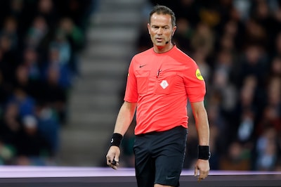 groningen-euroborg-stadium-05-04-2025-season-2024-2025-dutch-eredivisie-referee-bas-nijhuis-during-t.jpeg