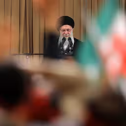 iraanse-leider-khamenei-in-spagaat-betogers-straffen-maar-oorlog-vermijden.jpg