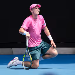 jesper-de-jong-kan-niet-stunten-tegen-oud-finalist-medvedev-op-australian-open.jpg