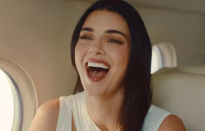 kendall-jenner-in-het-reclamespotje-van-fanatics-sportsbook.avif