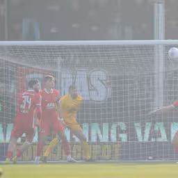 live-eredivisie-az-bij-rust-nog-zonder-goals-in-derby-tegen-telstar.jpg