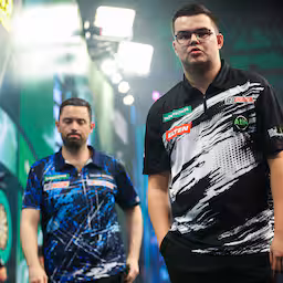 live-wk-darts-van-veen-zet-humphries-te-kijk-en-haalt-halve-finale.jpg