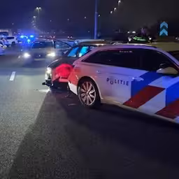 man-rijdt-200-kilometer-per-uur-en-ramt-politiewagens-tijdens-achtervolging.jpg