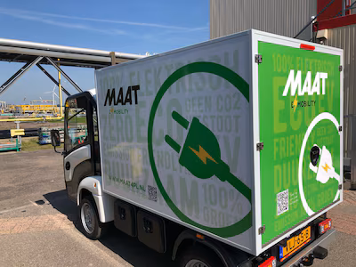 met-elektrische-bestel-wagens-brengt-het-alblasserdamse-maat-voortaan-pakketjes-naar-dordrecht-flexi.avif
