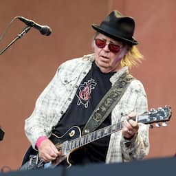 neil-young-geeft-groenlanders-gratis-muziek-en-verwijdert-oeuvre-van-amazon.jpg