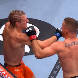 paddy-the-baddie-verliest-bloedige-ufc-wedstrijd-van-justin-gaethje.jpg
