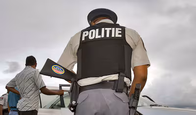 politie-in-suriname.avif