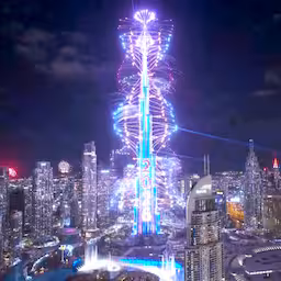 spectaculaire-vuurwerkshow-verlicht-hoogste-gebouw-ter-wereld-in-dubai.jpg