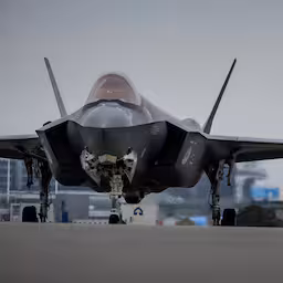 start-oefening-met-f-35s-tussen-toeristen-op-schiphol-zonder-overlast-verlopen.jpg