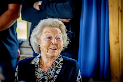 stellendam-14-02-2025-knrm-prinses-beatrix-bezoekt-de-koninklijke-nederlandse-redding-maatschappij-k.webp