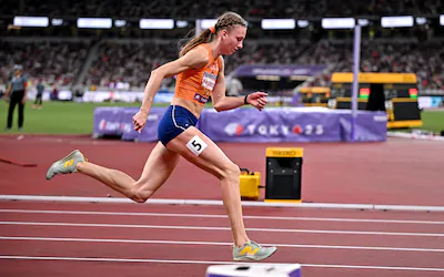 tokyo-japan-19-september-2025-femke-bol-of-netherlands-competes-in-the-women-s-400m-hurdles-final-du.webp