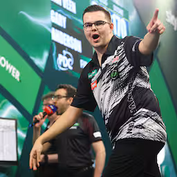 van-veen-bereikt-als-derde-nederlander-ooit-finale-wk-darts-na-zege-op-anderson.jpg