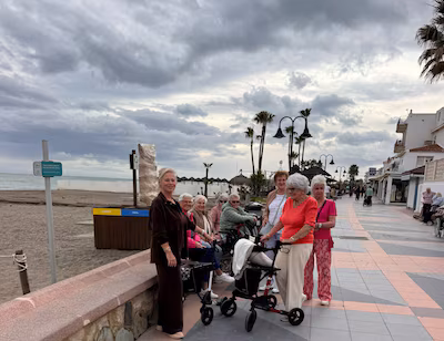 vorig-jaar-ging-karin-westlandse-ouderen-naar-malaga.avif