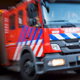zes-mensen-naar-ziekenhuis-door-brand-in-portiekflat-den-helder.jpg