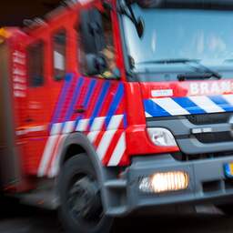 zes-mensen-naar-ziekenhuis-na-brand-in-portiekflat-den-helder.jpg