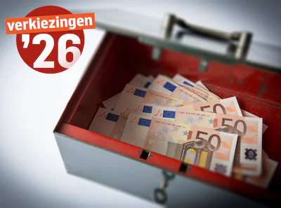 2013-06-13-00-00-00-den-haag-illustratie-bezuiniging-een-geldkist-met-geld-anp-xtra-lex-van-lieshout.webp