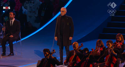 andrea-bocelli-tijdens-de-openingsceremonie.webp
