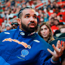 drake-verliest-miljoen-dollar-met-verkeerde-gok-op-super-bowl.jpg