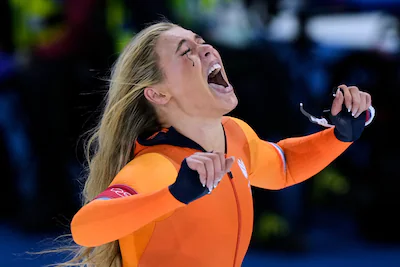 jutta-leerdam-of-the-netherlands-celebrates-winning-the-gold-medal-in-the-women-s-1-000-meters-speed.webp