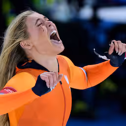 jutta-leerdam-verovert-olympisch-goud-op-1000-meter-zilver-voor-femke-kok.jpg