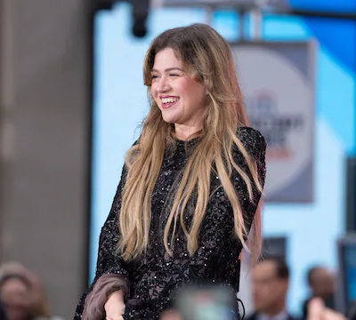 kelly-clarkson-kicked-off-the-2025-summer-citi-concert-series-with-a-live-performance-on-the-today-s.webp