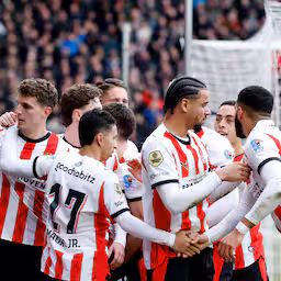 live-eredivisie-feyenoord-krijgt-in-slotfase-nog-rood-tegen-ontketend-psv.jpg