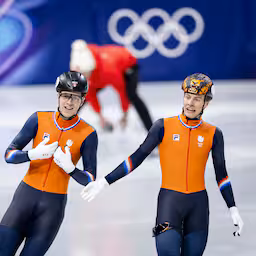 live-olympische-spelen-shorttrack-met-boer-en-vlaggendrager-van-t-wout.jpg