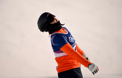 milano-cortina-2026-olympics-snowboard-women-s-parallel-giant-slalom-1-8-finals-livigno-snow-park-li.avif