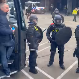 politie-wilde-uitbraak-feyenoord-fans-in-utrecht-voorkomen-twee-aanhoudingen.jpg