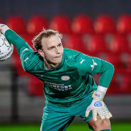 psv-mist-keepers-kovar-en-olij-in-groningen-debutant-schiks-22-op-doel.jpg