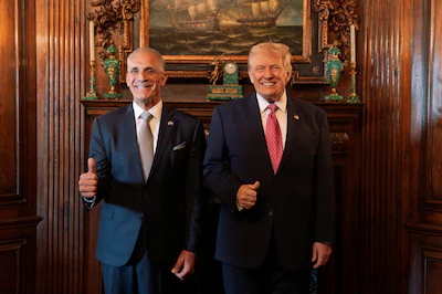 u-s-president-donald-trump-poses-with-honduras-president-nasry-asfura-at-trump-s-mar-a-lago-residenc.webp