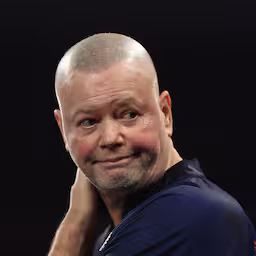 van-barneveld-gooit-zijn-laagste-pro-tour-gemiddelde-ooit-pak-slaag-van-gerwen.jpg