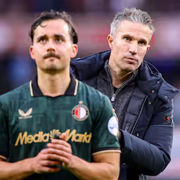 van-persie-weigert-handdoek-te-gooien-na-afgang-feyenoord-ben-geen-opgever.jpg