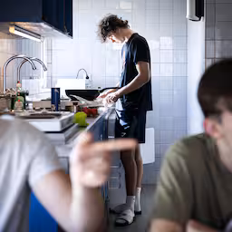 woningnood-en-leenstelsel-studenten-steeds-later-uit-huis.jpg